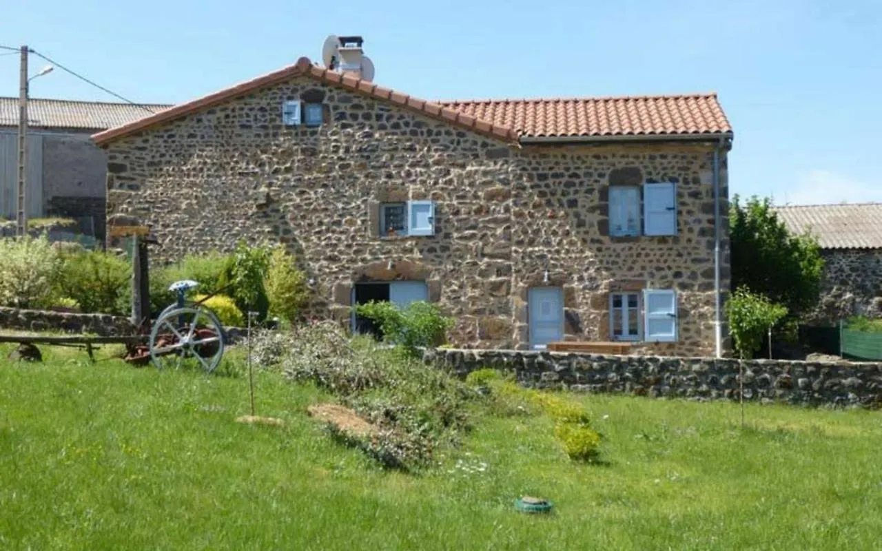 Gite De Charme En Auvergne, Ideal Pour Detente Et Activites, Tout Confort, Jardin, Wifi Et Equipements Bebe - Fr-1-582-12 Ouides