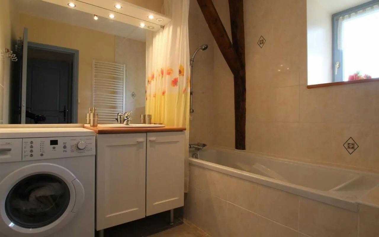 Gite De Charme En Auvergne, Ideal Pour Detente Et Activites, Tout Confort, Jardin, Wifi Et Equipements Bebe - Fr-1-582-12 Ouides Holiday home