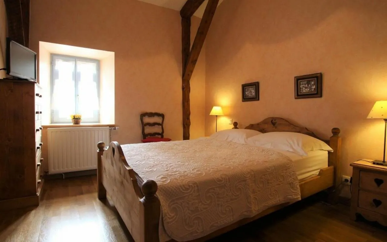 Gite De Charme En Auvergne, Ideal Pour Detente Et Activites, Tout Confort, Jardin, Wifi Et Equipements Bebe - Fr-1-582-12 Ouides