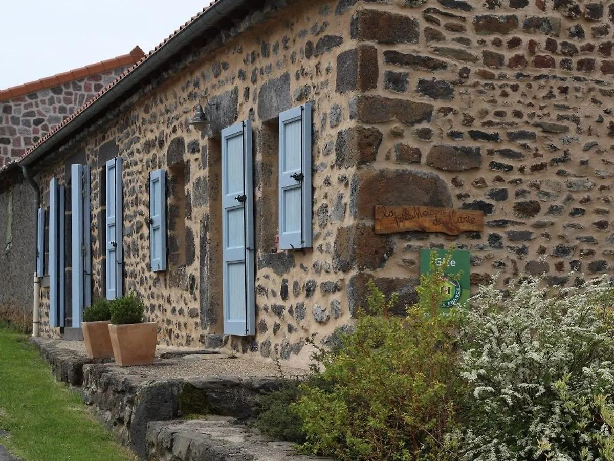 Gite De Charme En Auvergne, Ideal Pour Detente Et Activites, Tout Confort, Jardin, Wifi Et Equipements Bebe - Fr-1-582-12 Ouides Holiday home