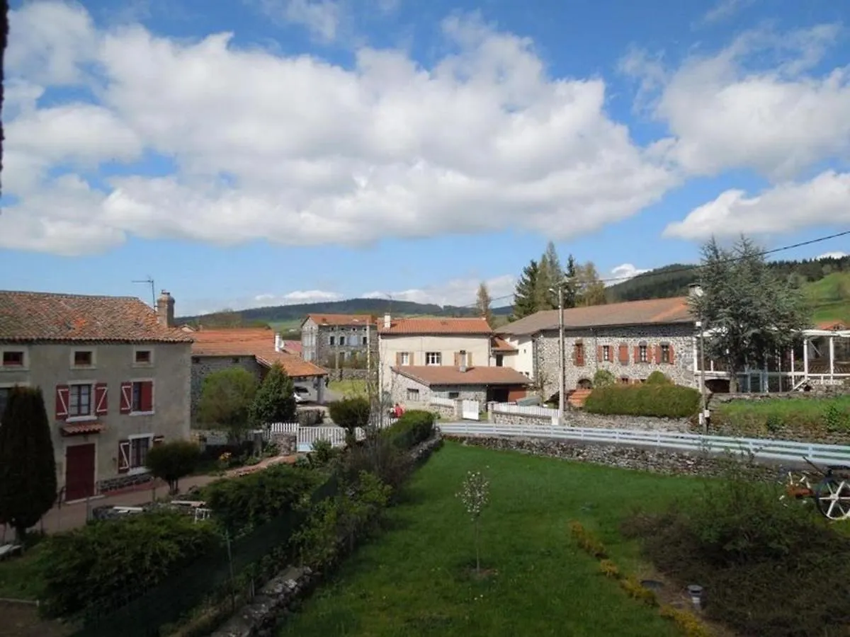Holiday home Gite De Charme En Auvergne, Ideal Pour Detente Et Activites, Tout Confort, Jardin, Wifi Et Equipements Bebe - Fr-1-582-12 Ouides